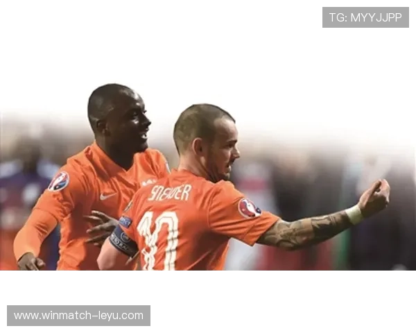 荷兰名将斯内德再成焦点：中场传奇故事回顾